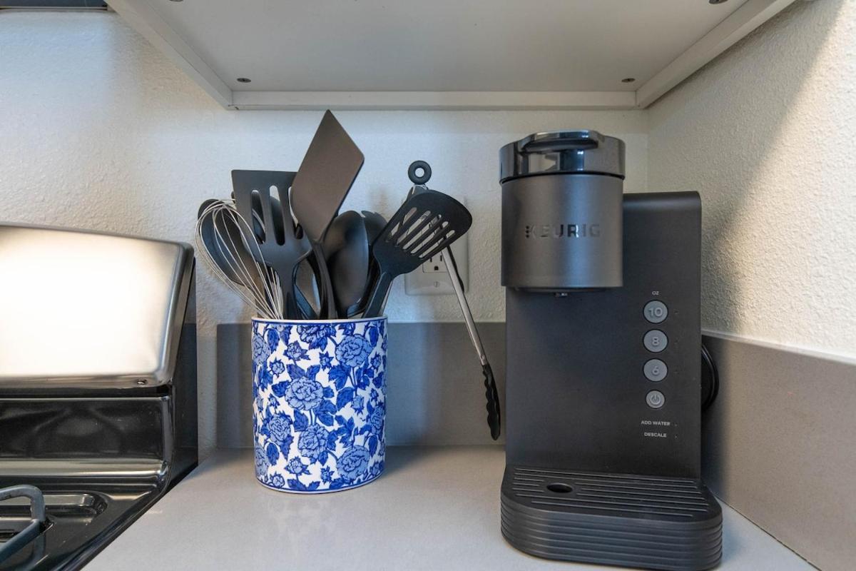 Snazzy 1bed With Rooftop Pool And Hollywood Sign View * Los Angeles